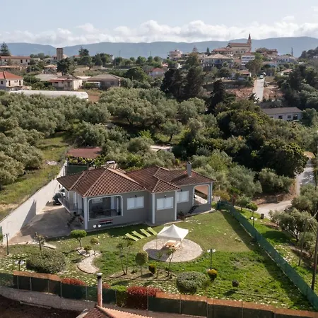 Villa Koukounara *